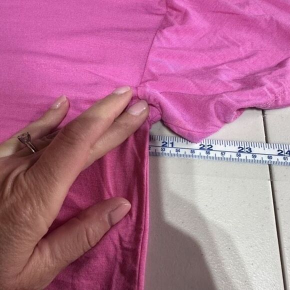 NWT Gap Relaxed Fit Barbie Pink T-Shirt Size Small Oversized  Stretch - Picture 8 of 9